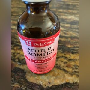 De La Cruz Rosemary Oil